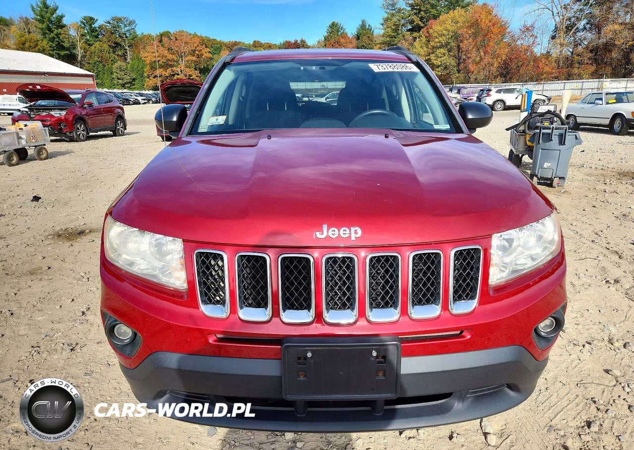 2012 Jeep Compass Latitude VIN:1C4NJDEB7CD578131 - 5
