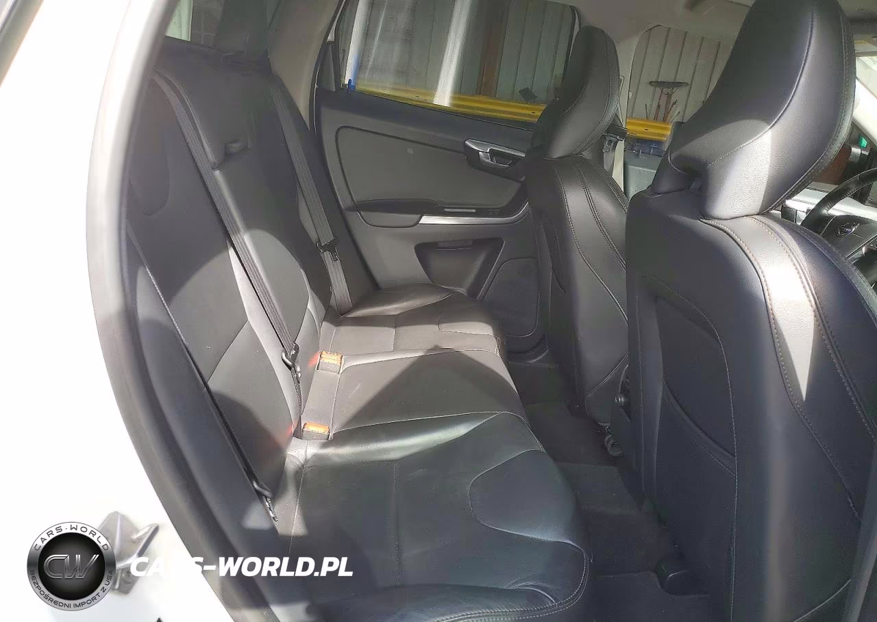 2017 Volvo Xc60 T5 Dynamic VIN:YV440MRR3H2222328 - 10