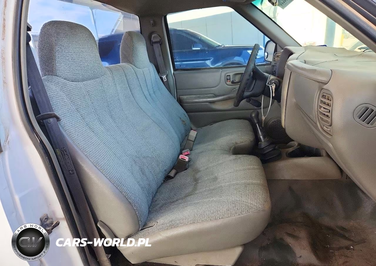 2002 Chevrolet S Truck S10 VIN:1GCCS145428181353 - 10