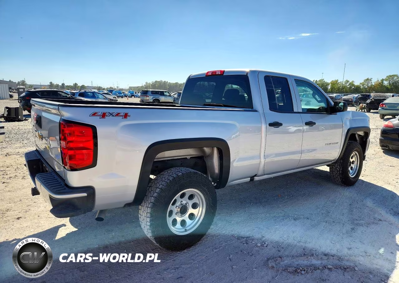 2017 Chevrolet Silverado K1500 Custom VIN:1GCVKPEC9HZ326978 - 3