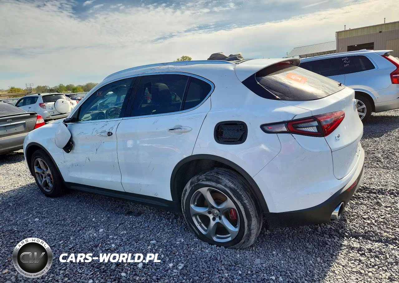 2018 Alfa Romeo Stelvio VIN:ZASFAKAN7J7B78050 - 2
