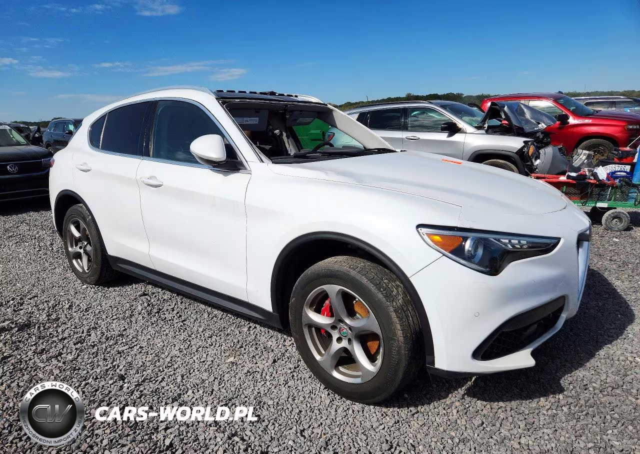 2018 Alfa Romeo Stelvio VIN:ZASFAKAN7J7B78050 - 4