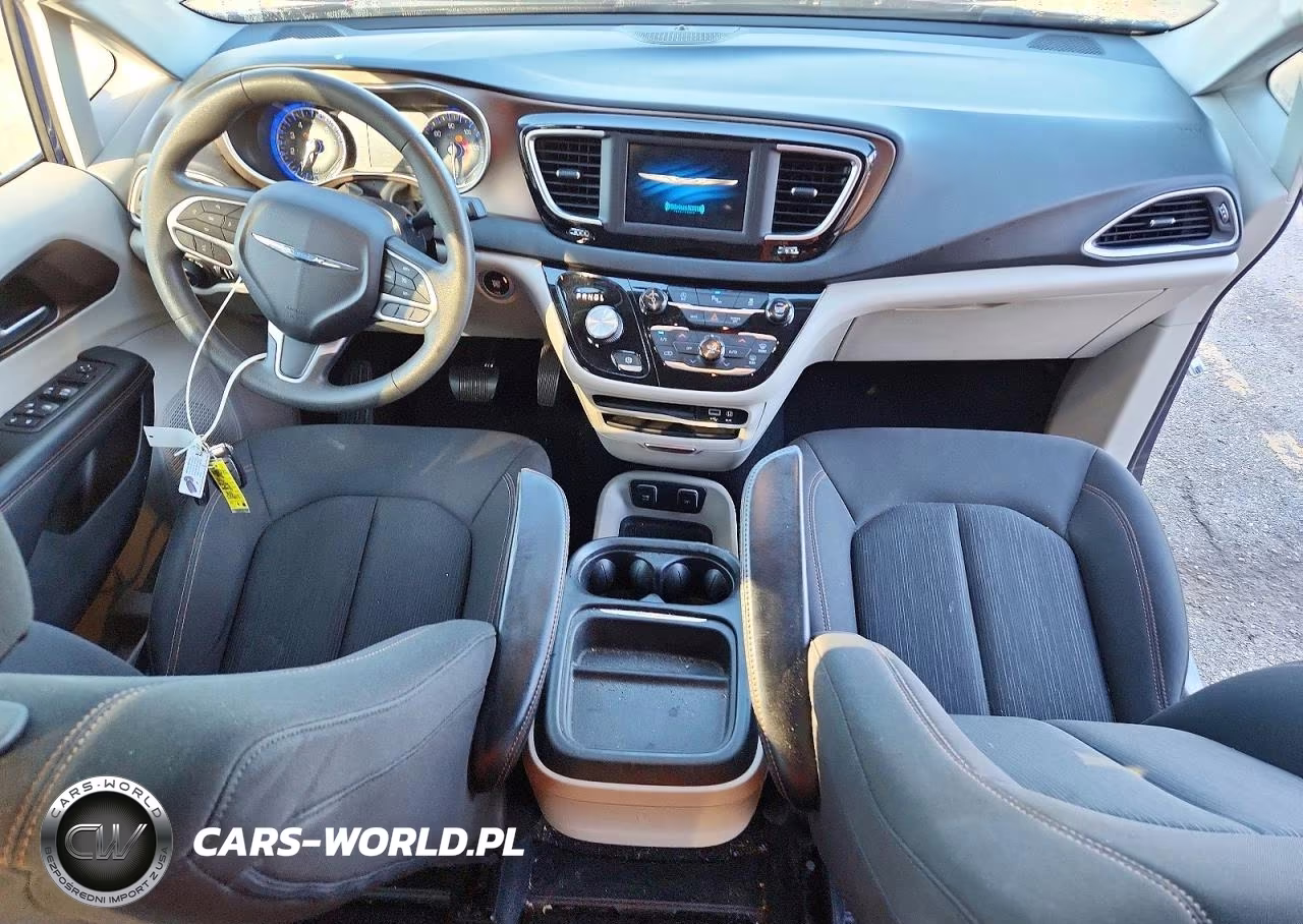2018 Chrysler Pacifica Touring Plus VIN:2C4RC1FG2JR129017 - 8