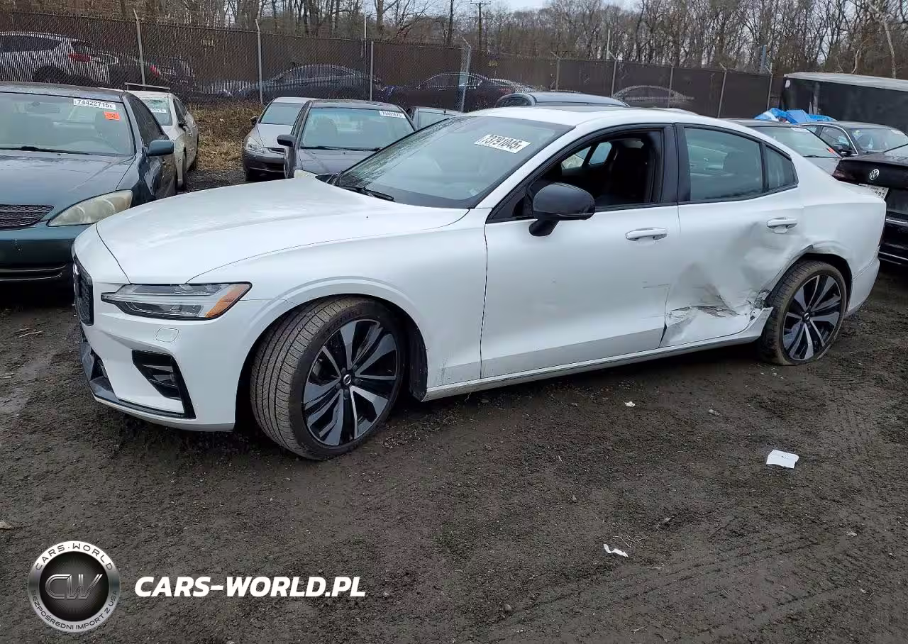 2022 Volvo S60 B5 Momentum