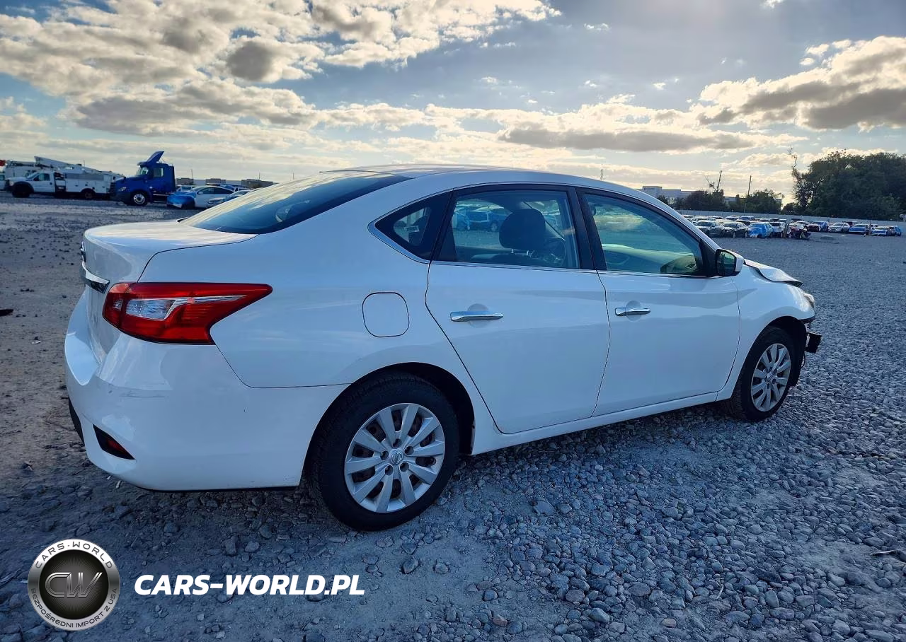 2018 Nissan Sentra S VIN:3N1AB7AP5JY221784 - 3