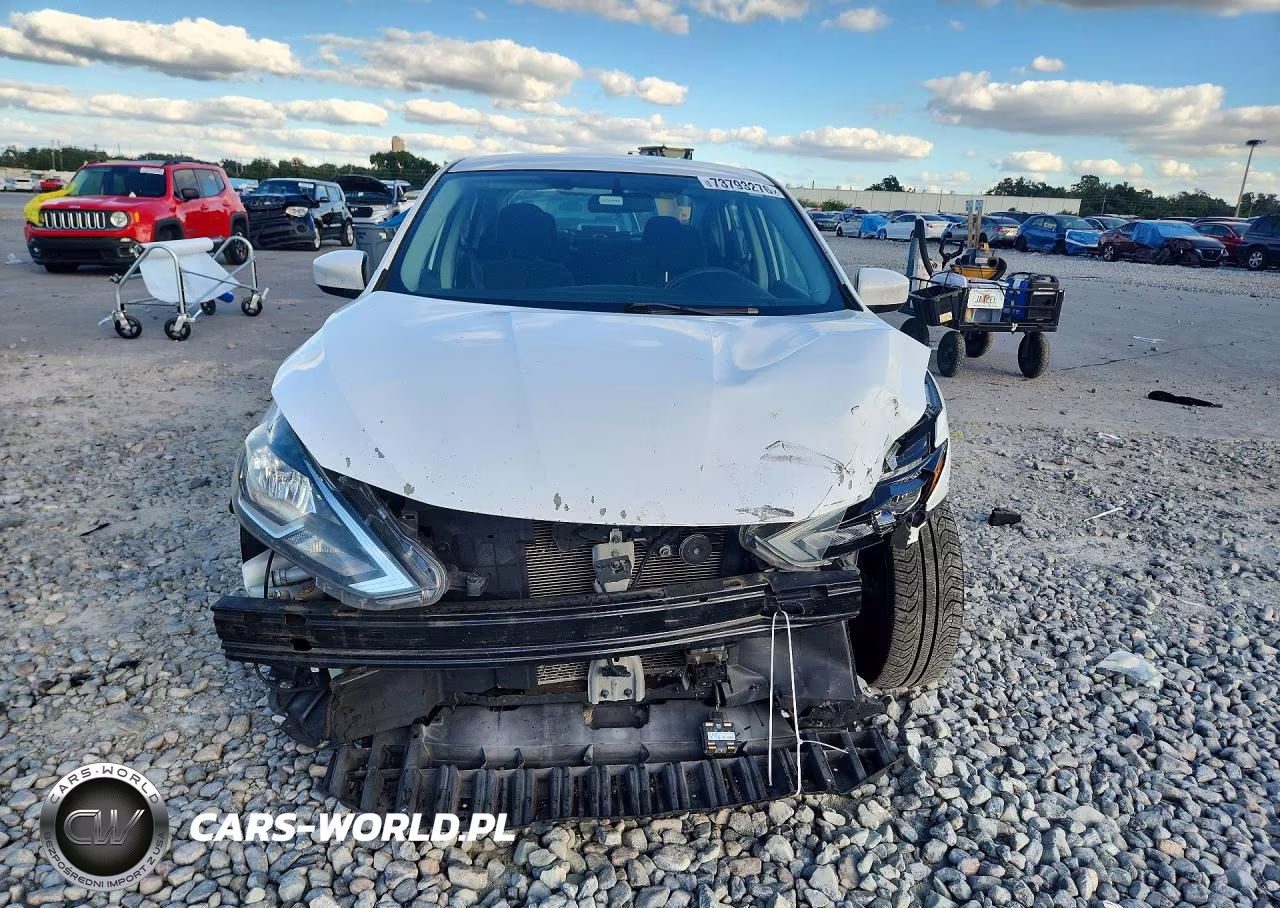 2018 Nissan Sentra S VIN:3N1AB7AP5JY221784 - 5
