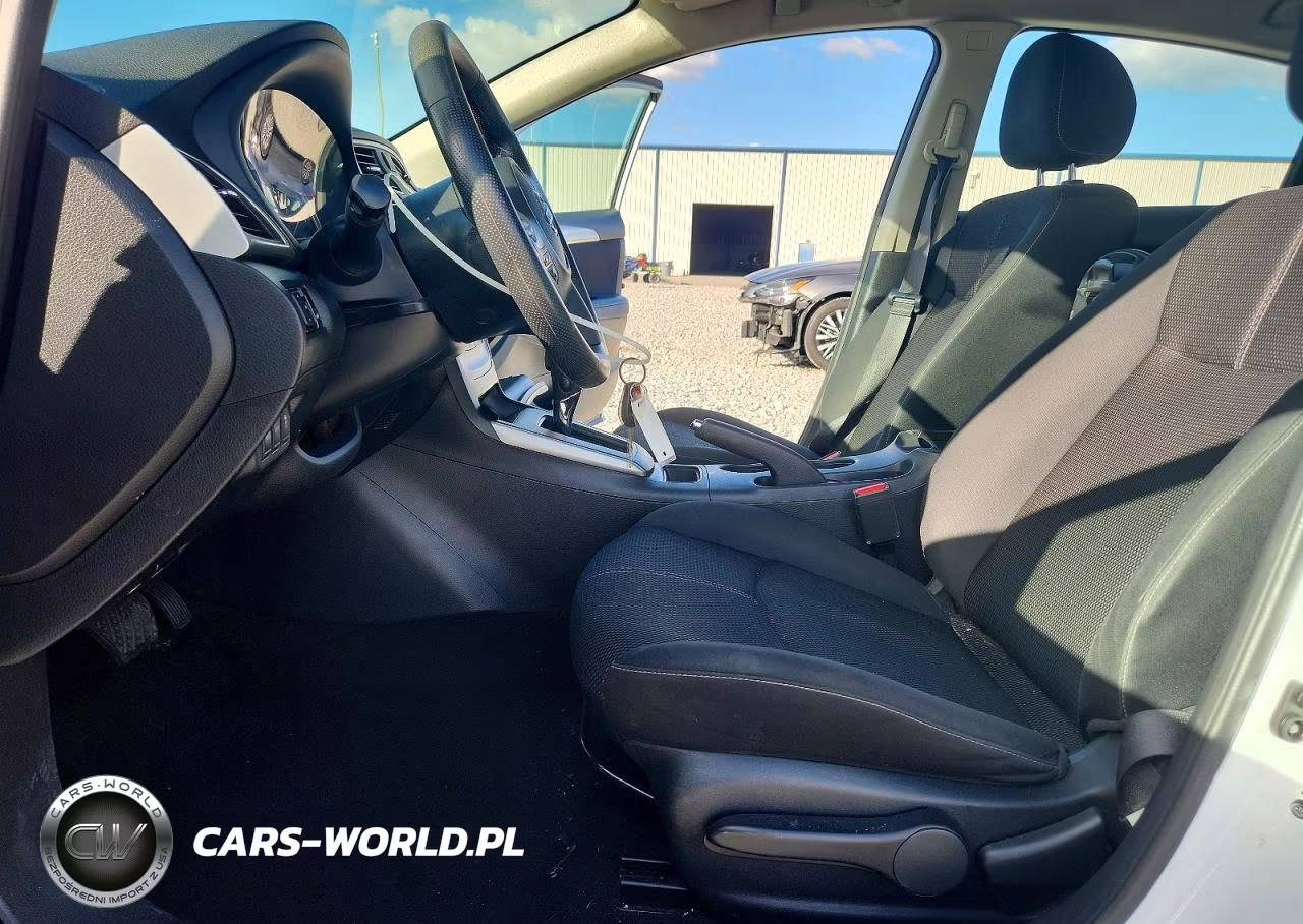 2018 Nissan Sentra S VIN:3N1AB7AP5JY221784 - 7