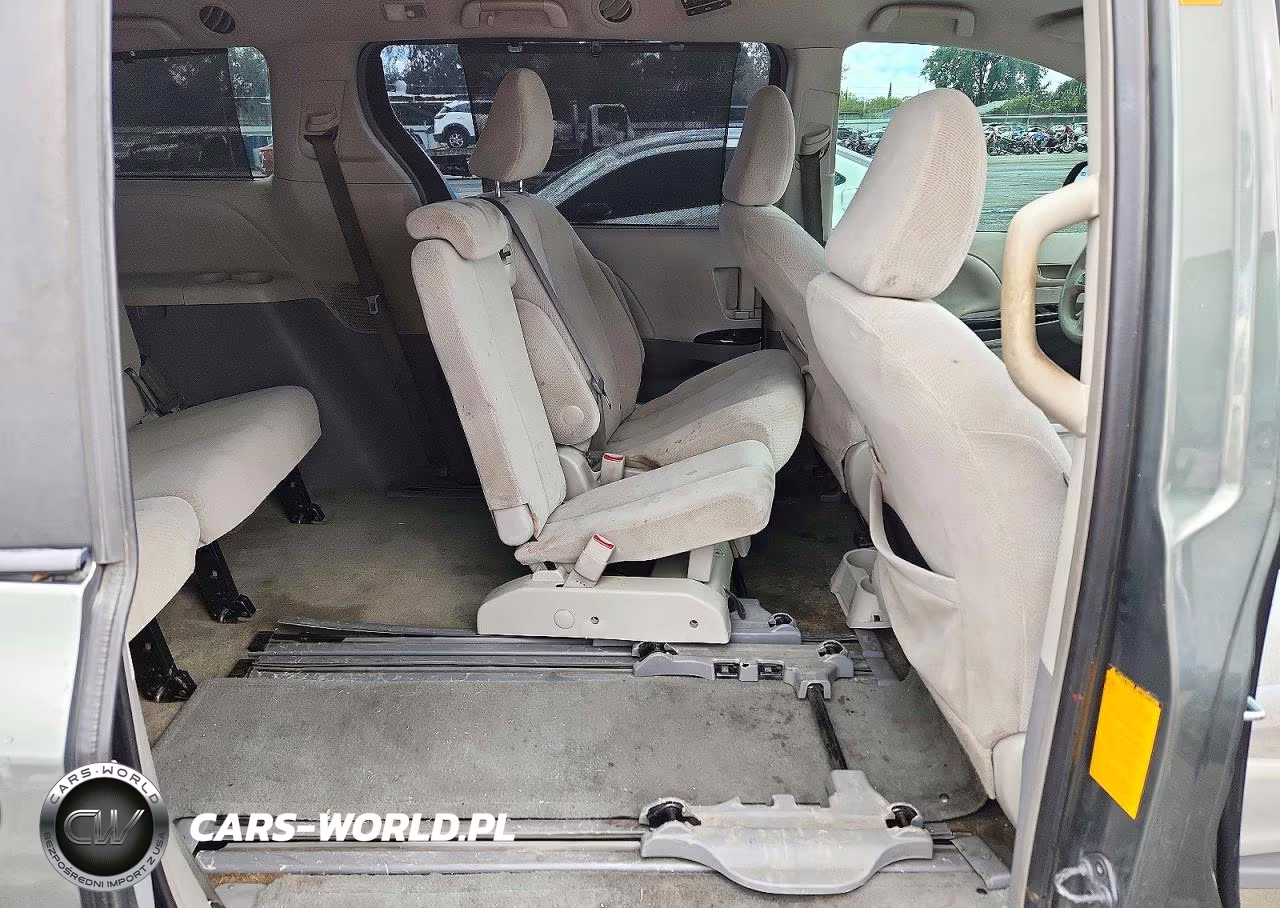 2013 Toyota Sienna Le VIN:5TDKK3DC2DS400069 - 11