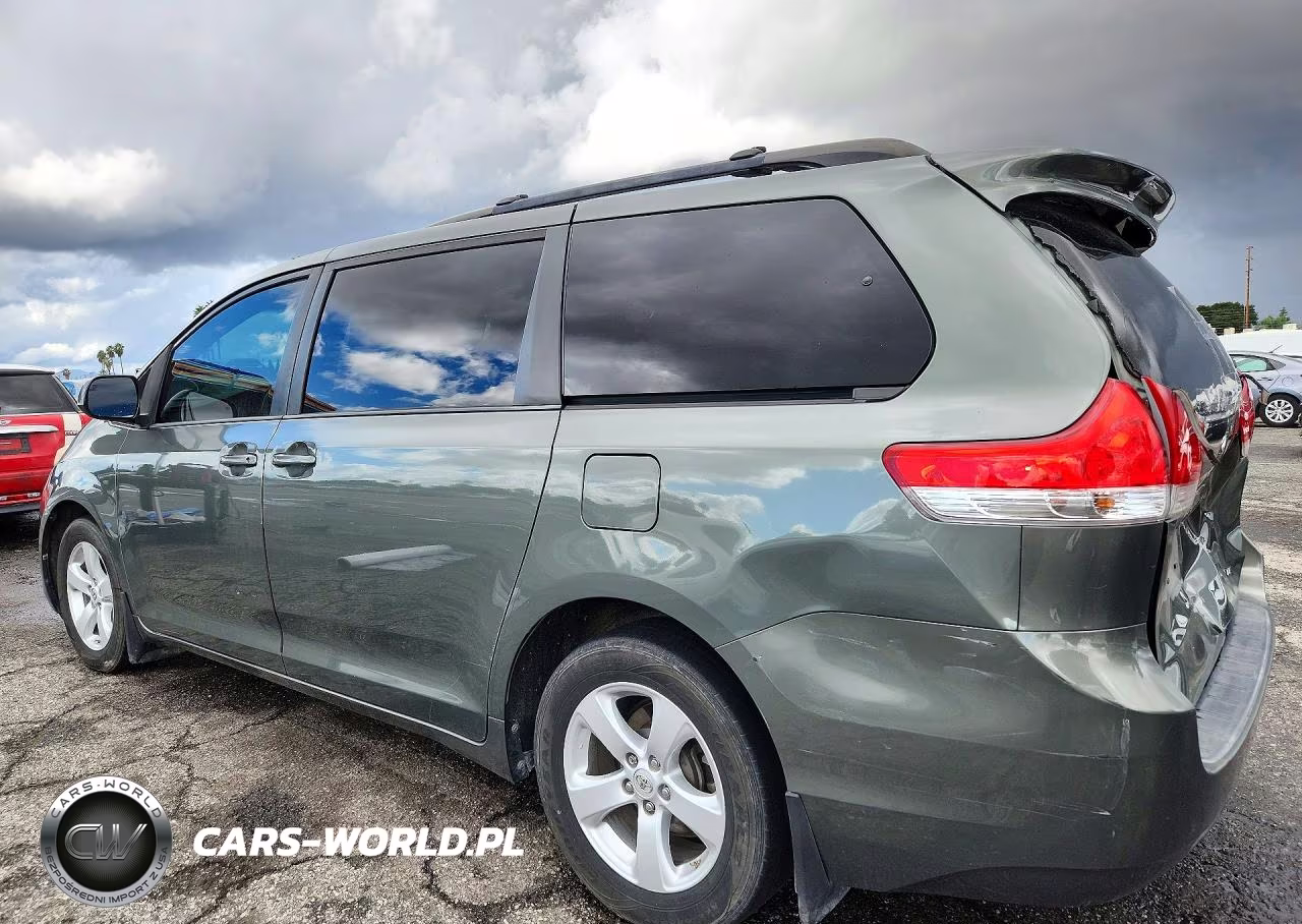 2013 Toyota Sienna Le VIN:5TDKK3DC2DS400069 - 2