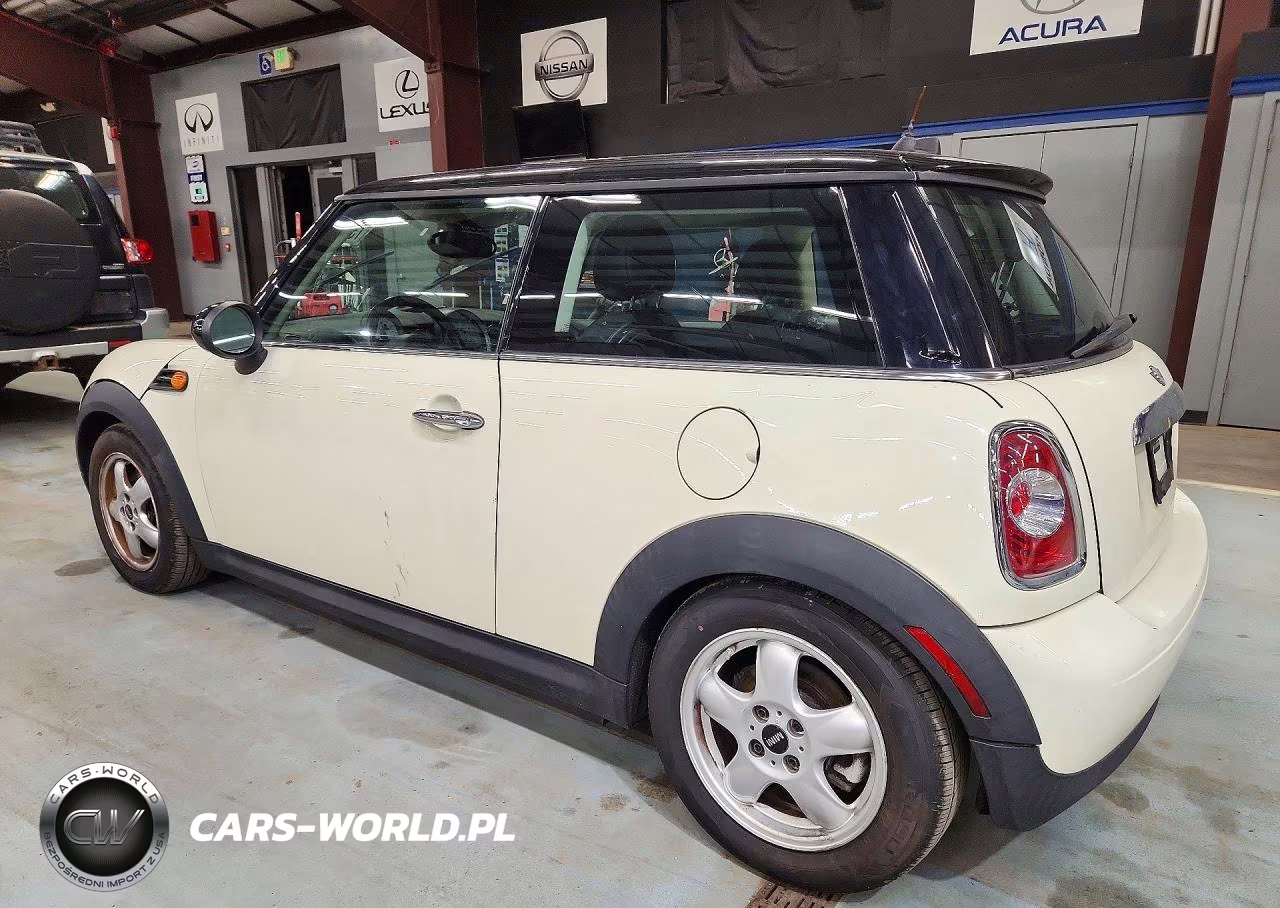 2011 Mini Cooper VIN:WMWSU3C5XBT091752 - 2