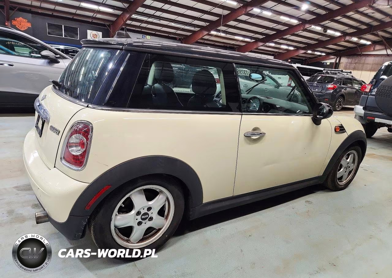 2011 Mini Cooper VIN:WMWSU3C5XBT091752 - 3