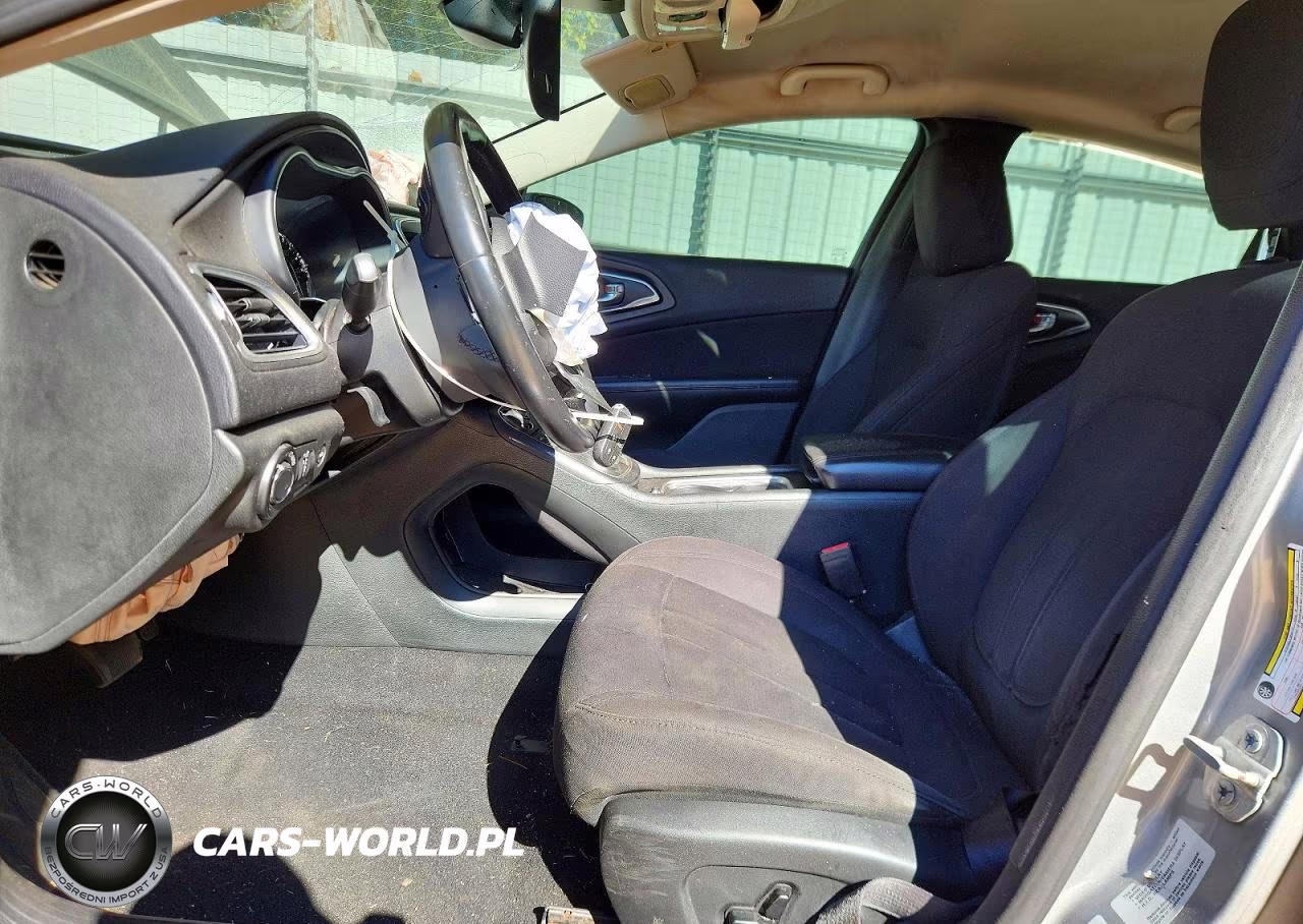 2015 Chrysler 200 Limited VIN:1C3CCCAB9FN616656 - 7