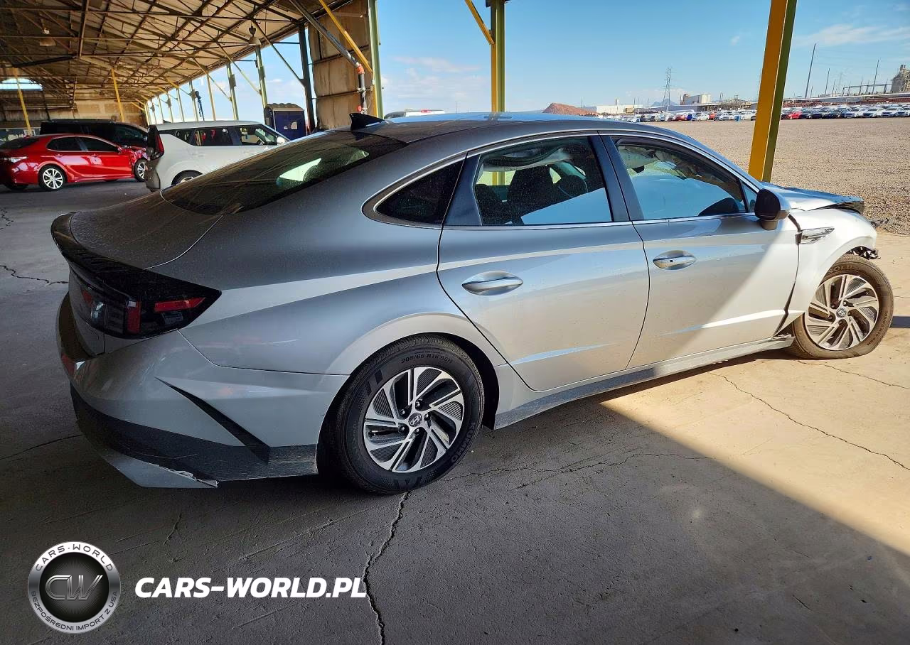 2026 Hyundai Sonata Hybrid Blue VIN:KMHL24JJ5TA153845 - 3