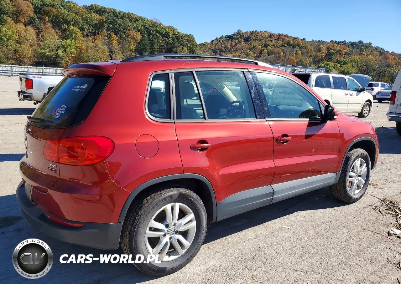 2016 Volkswagen Tiguan S VIN:WVGBV7AX5GW033951 - 3