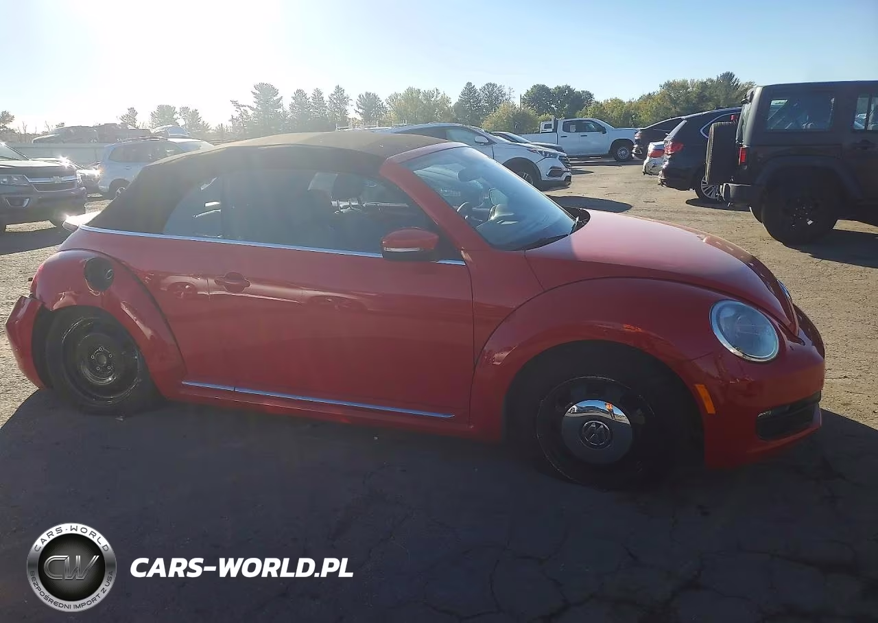 2014 Volkswagen Beetle VIN:3VW5P7AT8EM804325 - 4