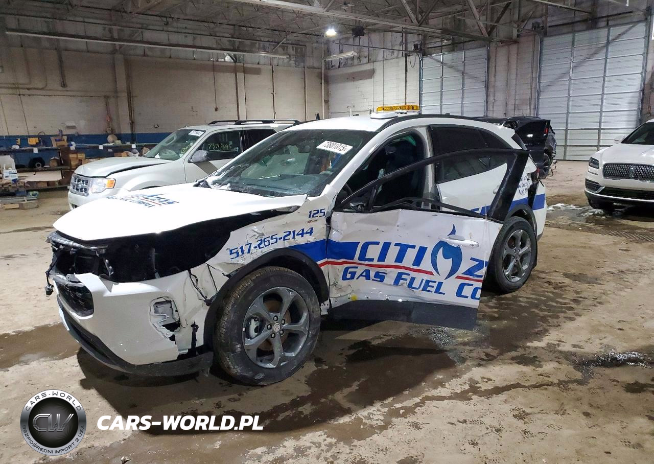 2025 Ford Escape St Line