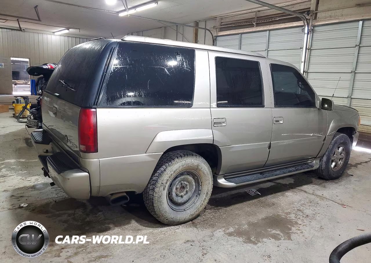 2000 Cadillac Escalade VIN:1GYEK13R4YR123155 - 3