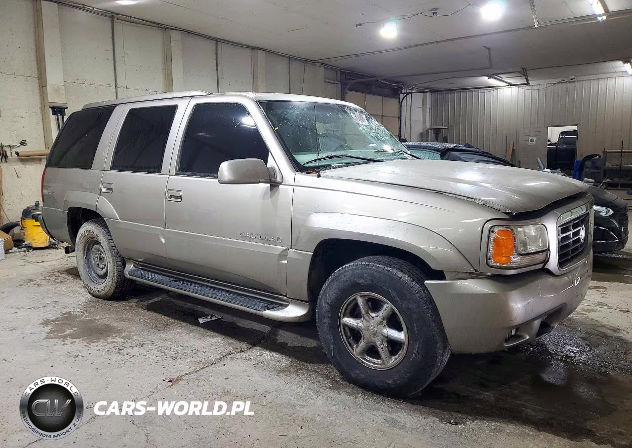 2000 Cadillac Escalade VIN:1GYEK13R4YR123155 - 4