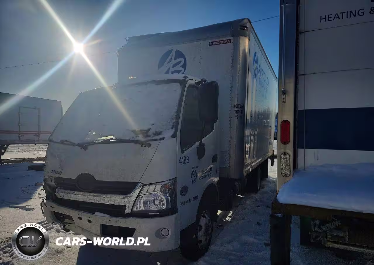 2019 Hino 155 Box Truck