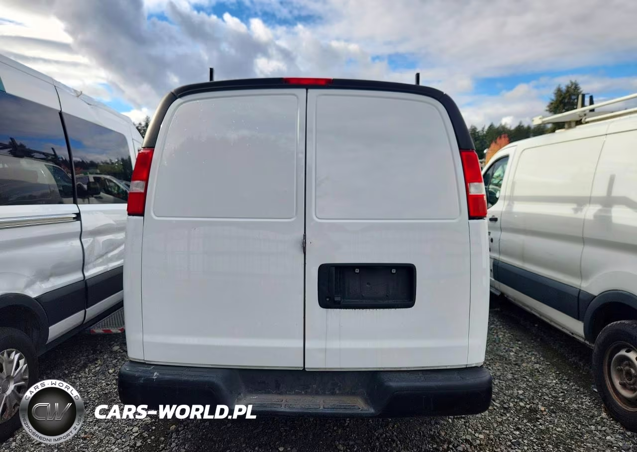 2024 Chevrolet Express G3500 VIN:1GCZGGF76R1164120 - 4