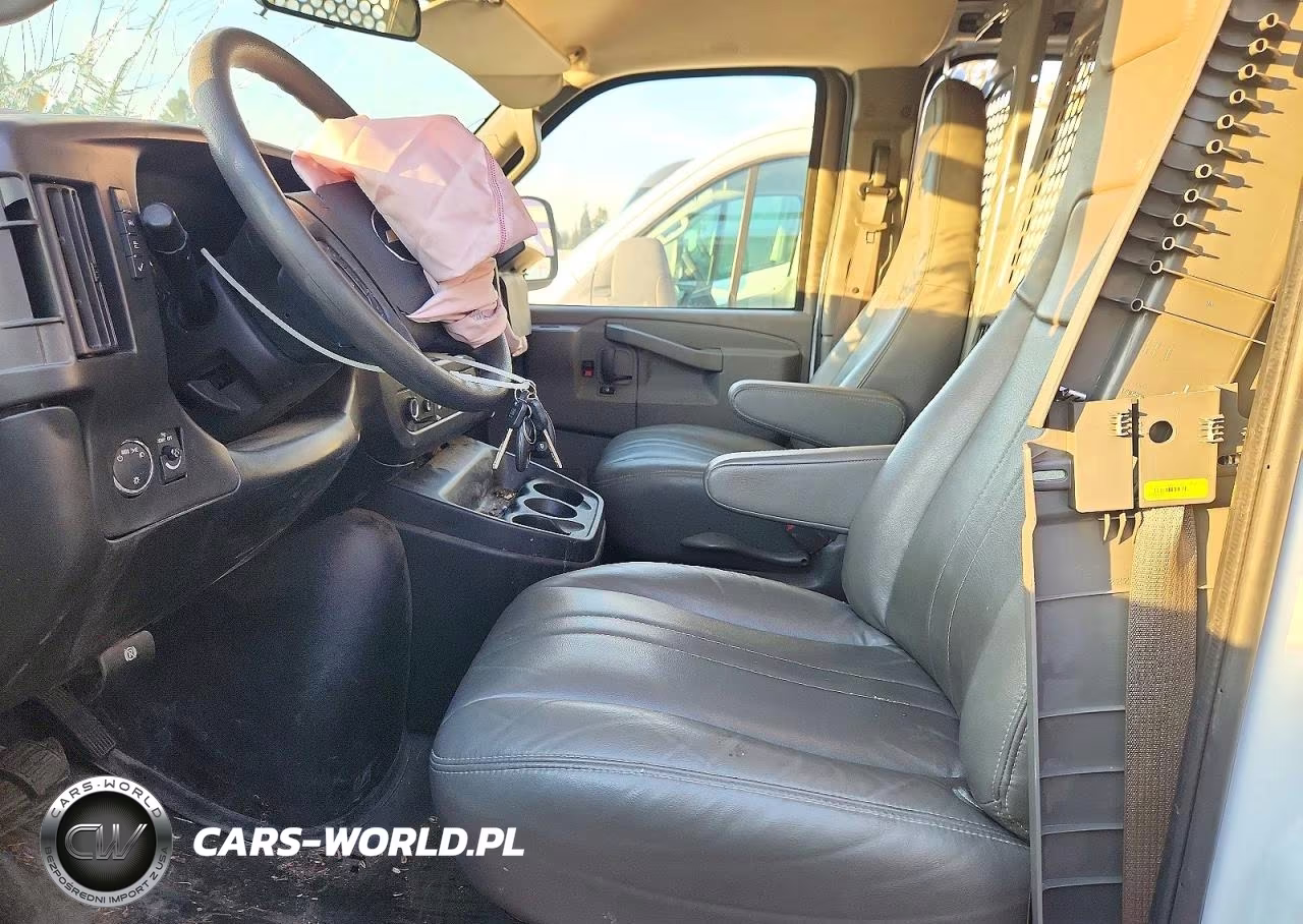 2024 Chevrolet Express G3500 VIN:1GCZGGF76R1164120 - 5