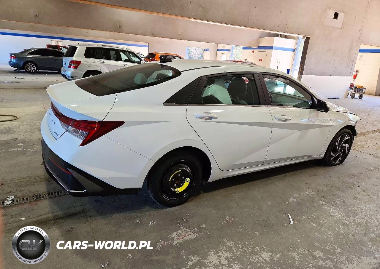 2024 Hyundai Elantra Limited VIN:KMHLP4DG5RU744976 - 3