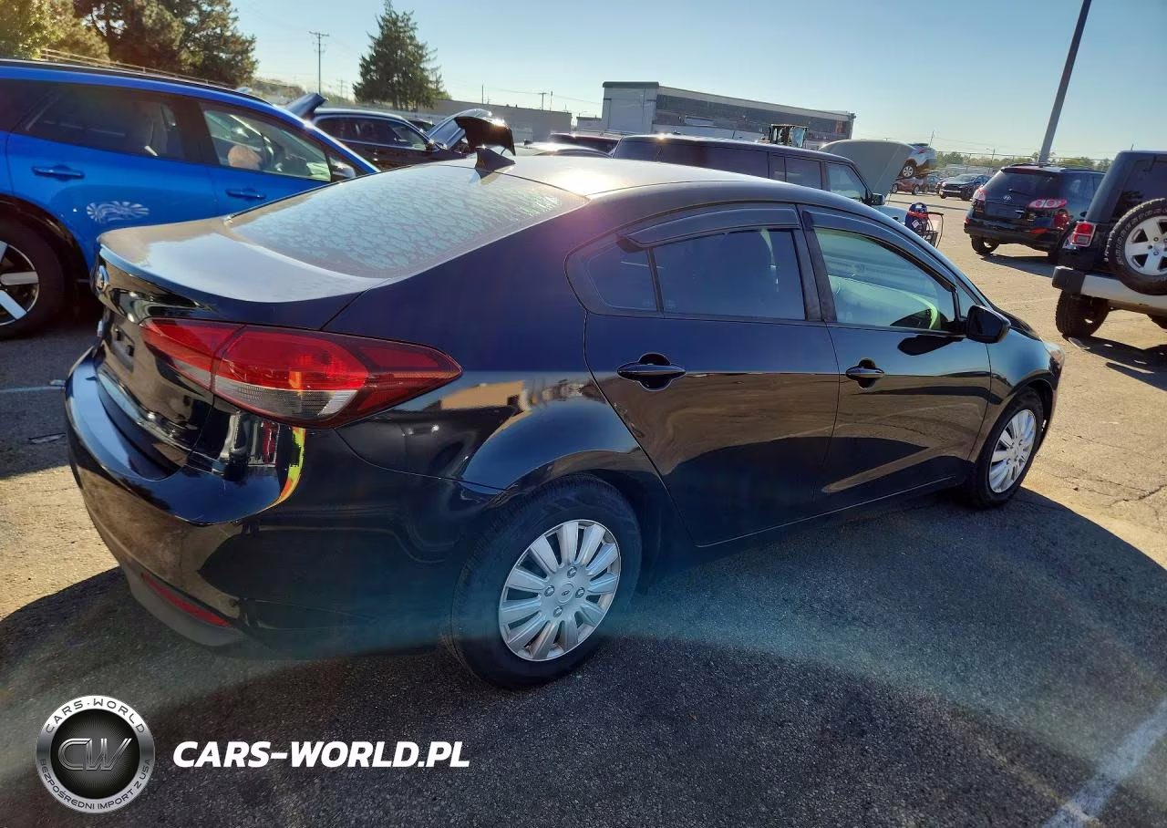 2017 Kia Forte Lx VIN:3KPFK4A7XHE085858 - 3