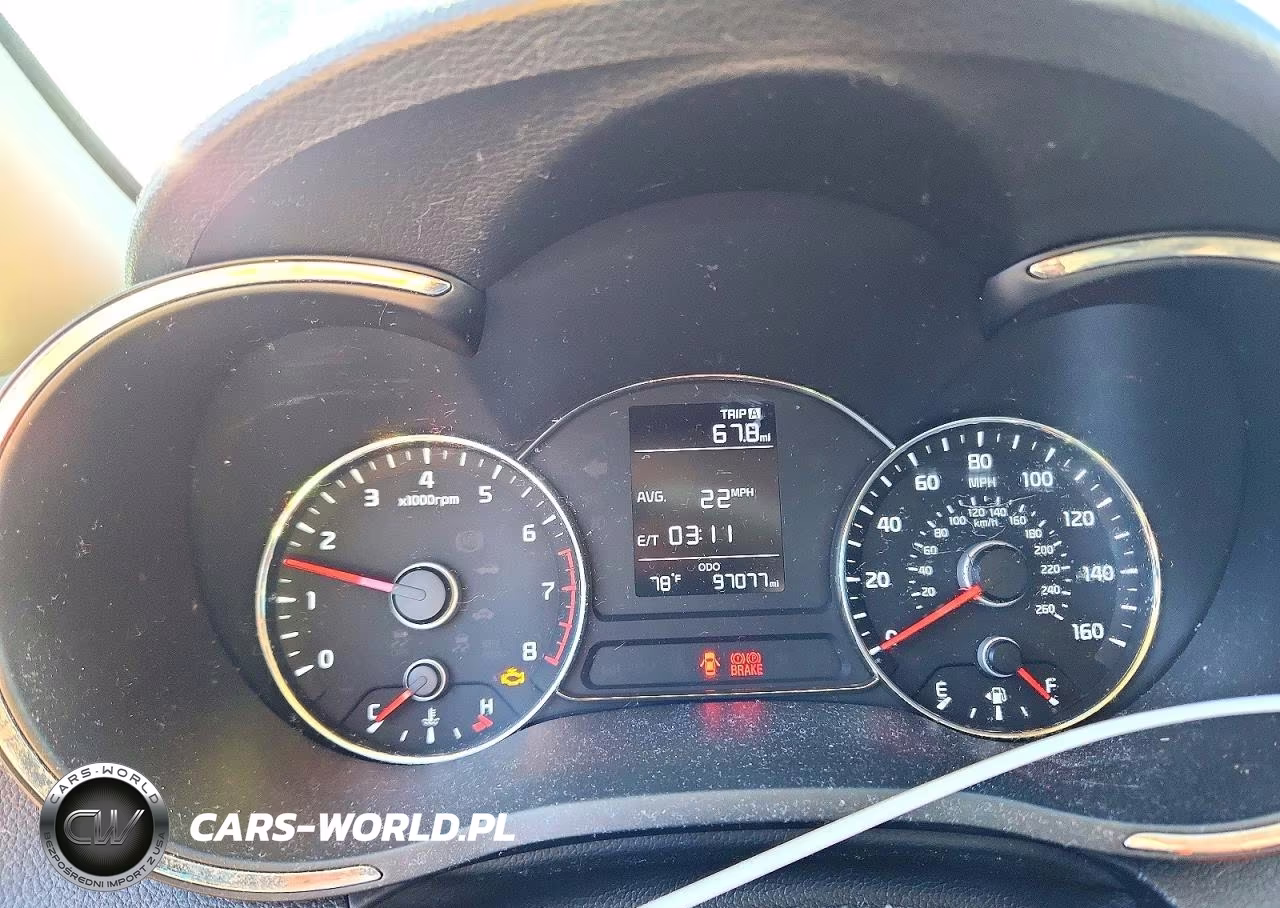 2017 Kia Forte Lx VIN:3KPFK4A7XHE085858 - 9