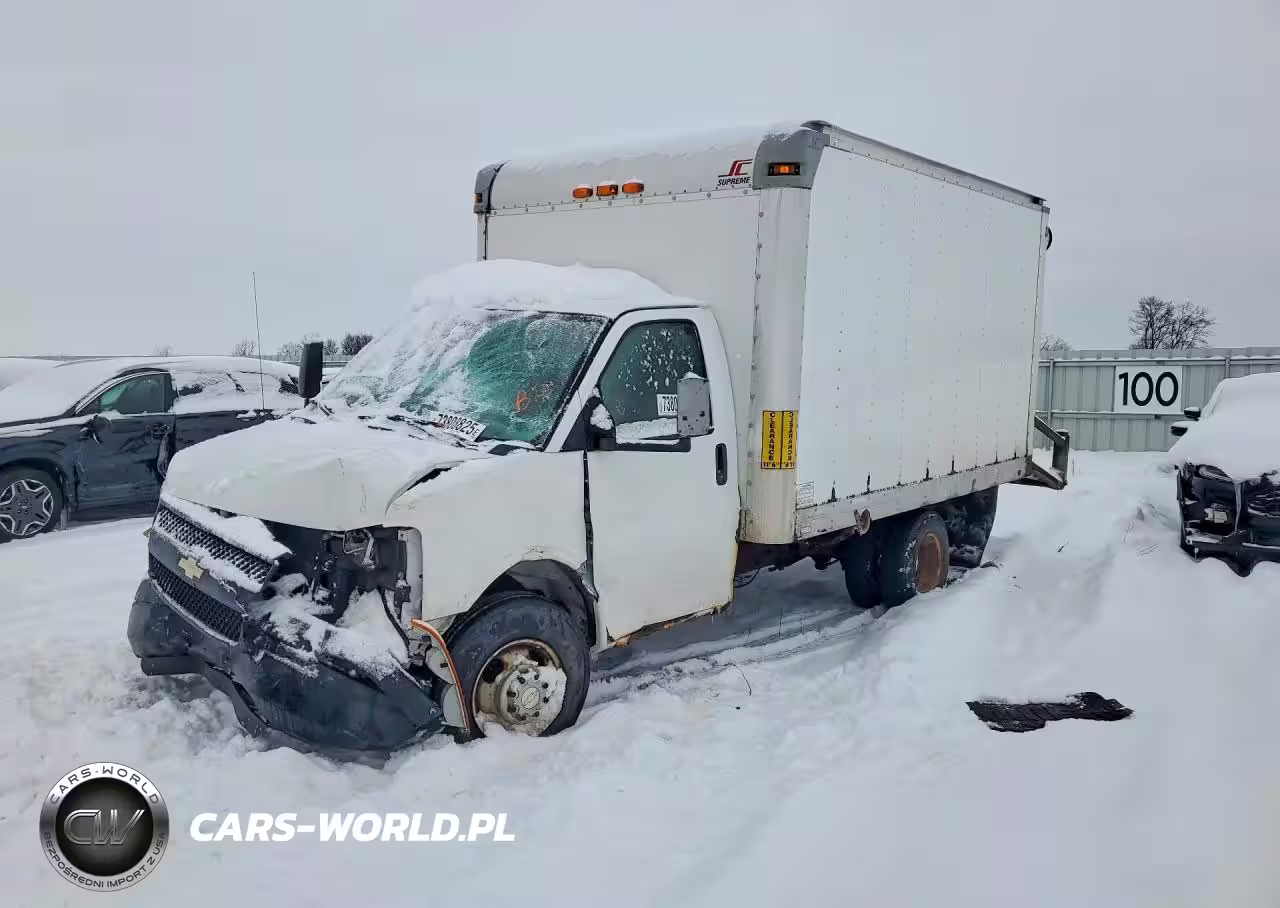 2012 Chevrolet Express Box Truck