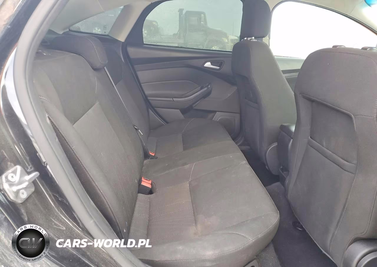 2015 Ford Focus Se VIN:1FADP3F28FL384016 - 10