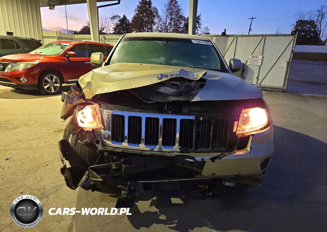 2011 Jeep Grand Cherokee Laredo VIN:1J4RR4GG3BC557584 - 5