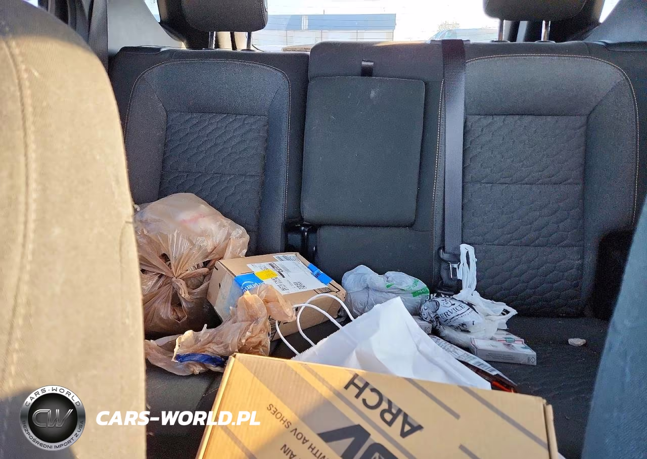 2018 Chevrolet Equinox Lt VIN:3GNAXJEV5JS637395 - 10