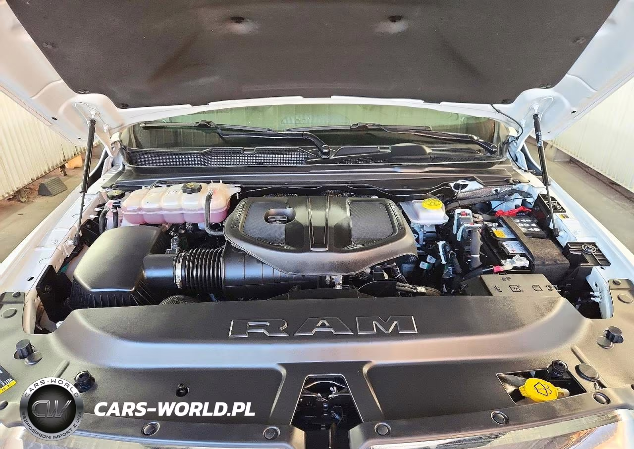 2026 Ram 1500 Laramie VIN:3C6SRFJP2T4170222 - 12