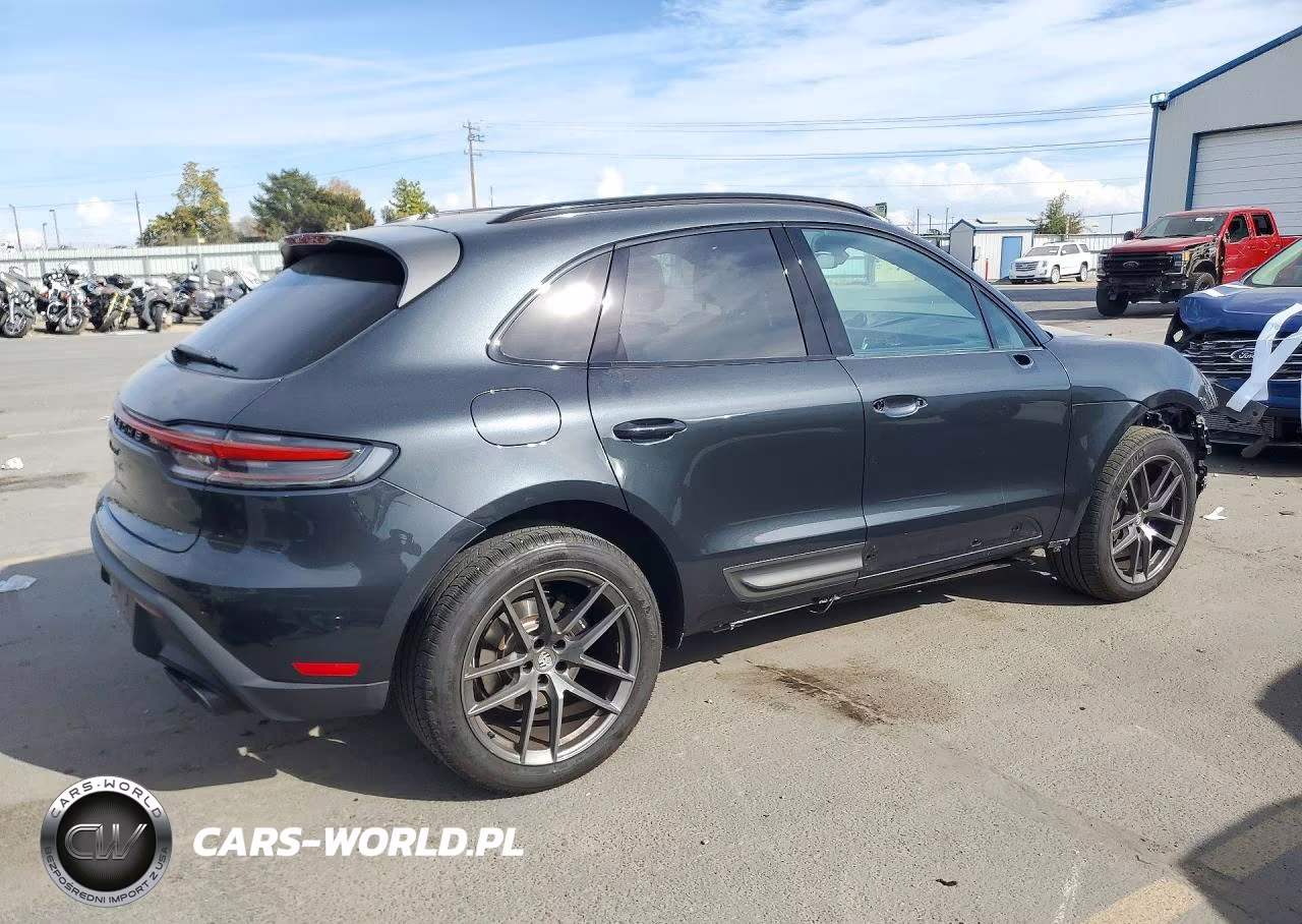 2025 Porsche Macan Base VIN:WP1AA2A54SLB04255 - 3
