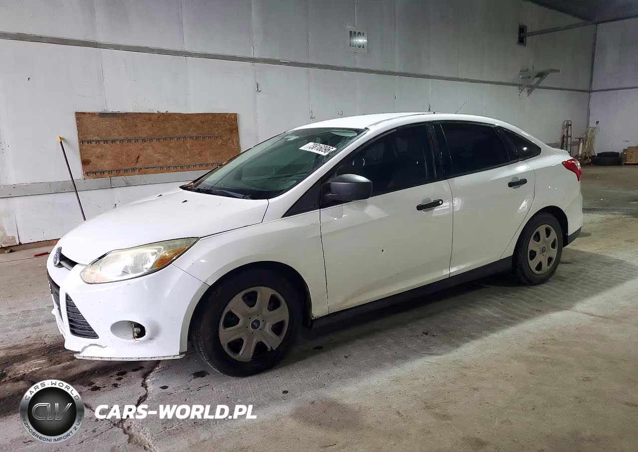 2012 Ford Focus VIN:1FAHP3E28CL303773 - 1