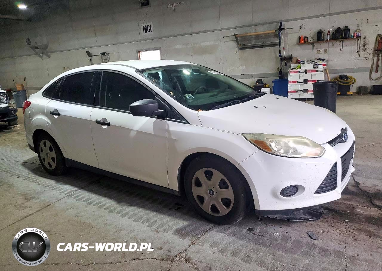 2012 Ford Focus VIN:1FAHP3E28CL303773 - 4