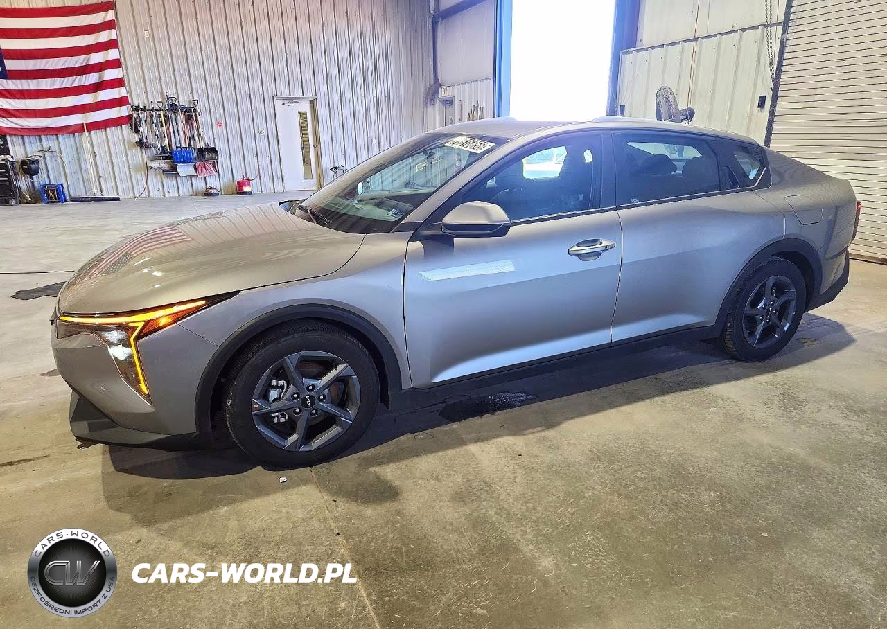 2026 Kia K4 Lxs VIN:3KPFT4DE6TE256699 - 1