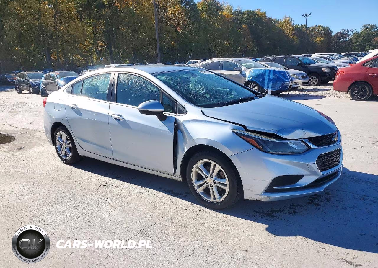 2017 Chevrolet Cruze Lt VIN:1G1BE5SMXH7189551 - 4