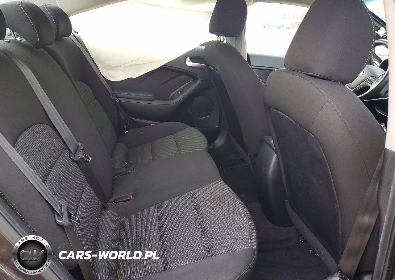 2018 Kia Forte Lx VIN:3KPFK4A71JE212082 - 10