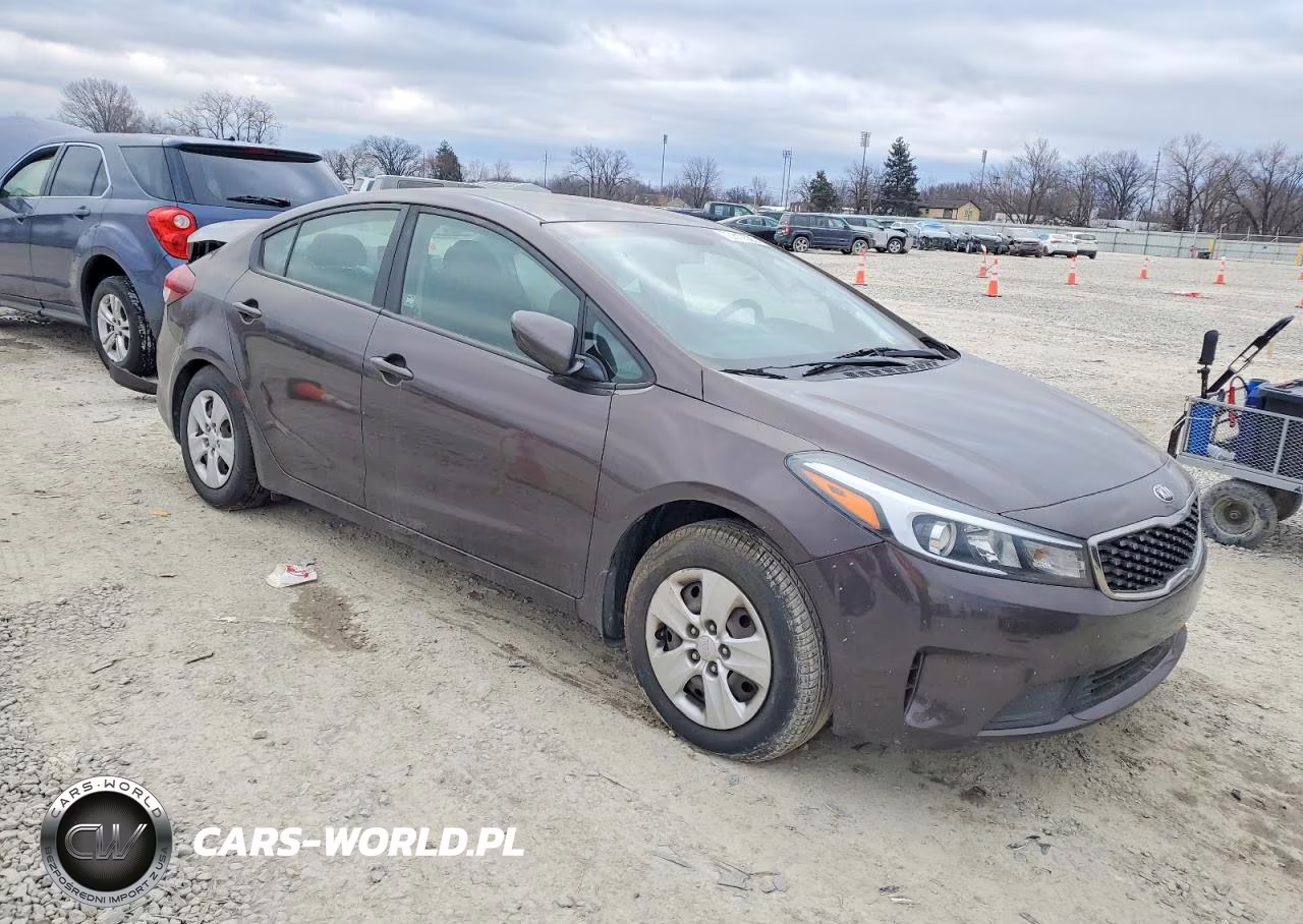 2018 Kia Forte Lx VIN:3KPFK4A71JE212082 - 4