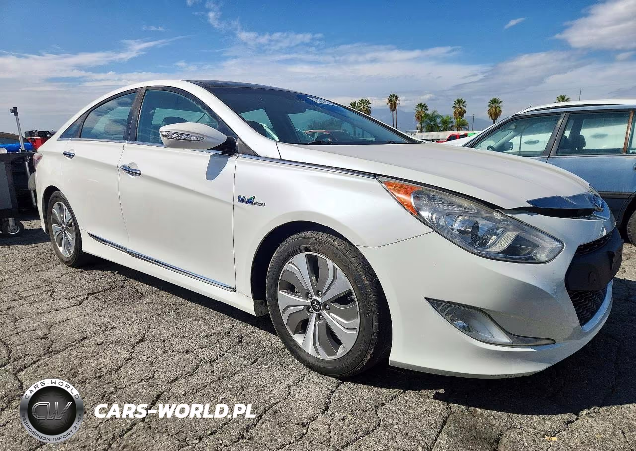 2013 Hyundai Sonata Hybrid VIN:KMHEC4A43DA070710 - 4