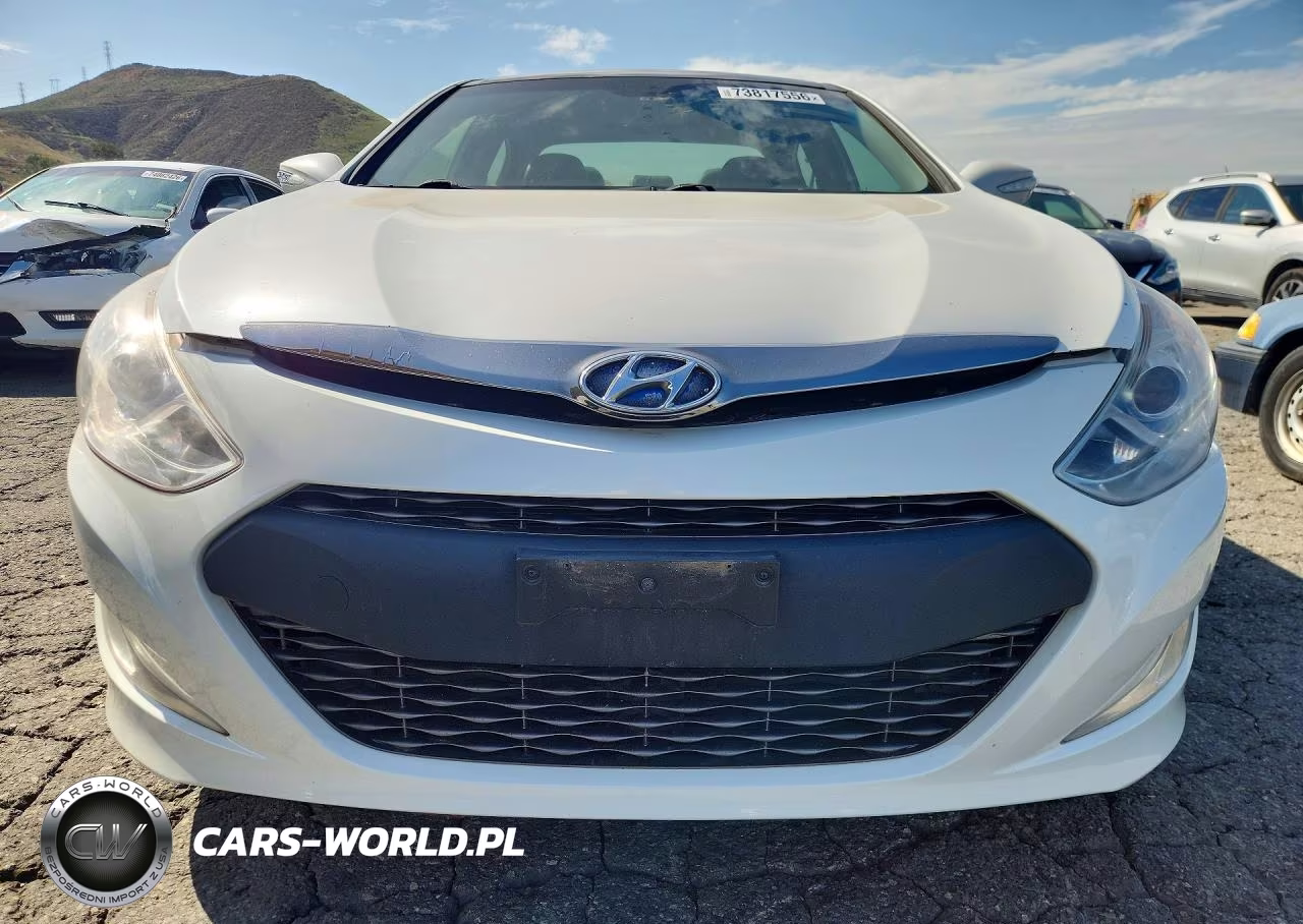 2013 Hyundai Sonata Hybrid VIN:KMHEC4A43DA070710 - 5