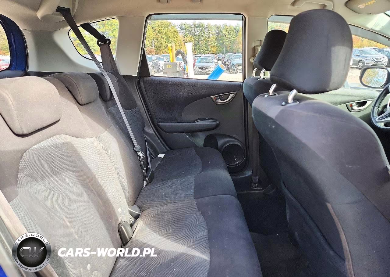 2010 Honda Fit VIN:JHMGE8H47AC023084 - 10