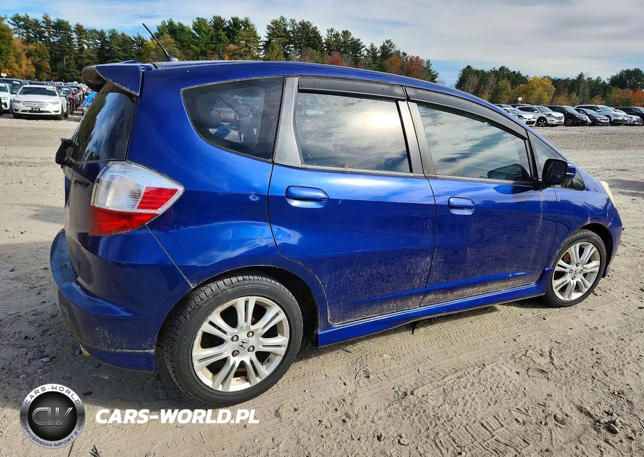2010 Honda Fit VIN:JHMGE8H47AC023084 - 3