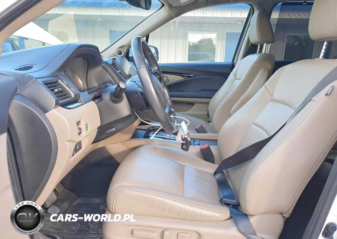 2019 Honda Pilot Touring VIN:5FNYF5H69KB000851 - 7