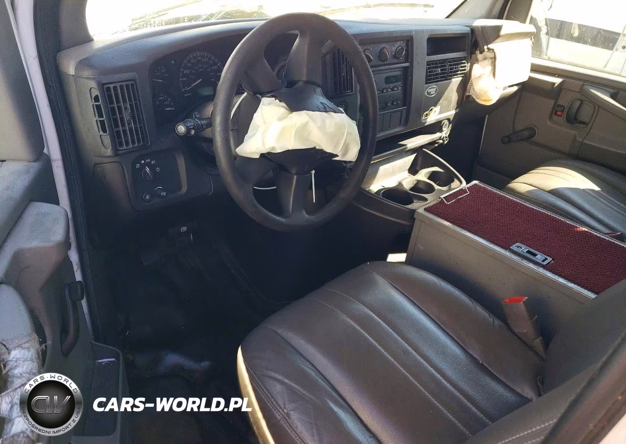 2007 Chevrolet Express VIN:1GCGG25V271104181 - 8