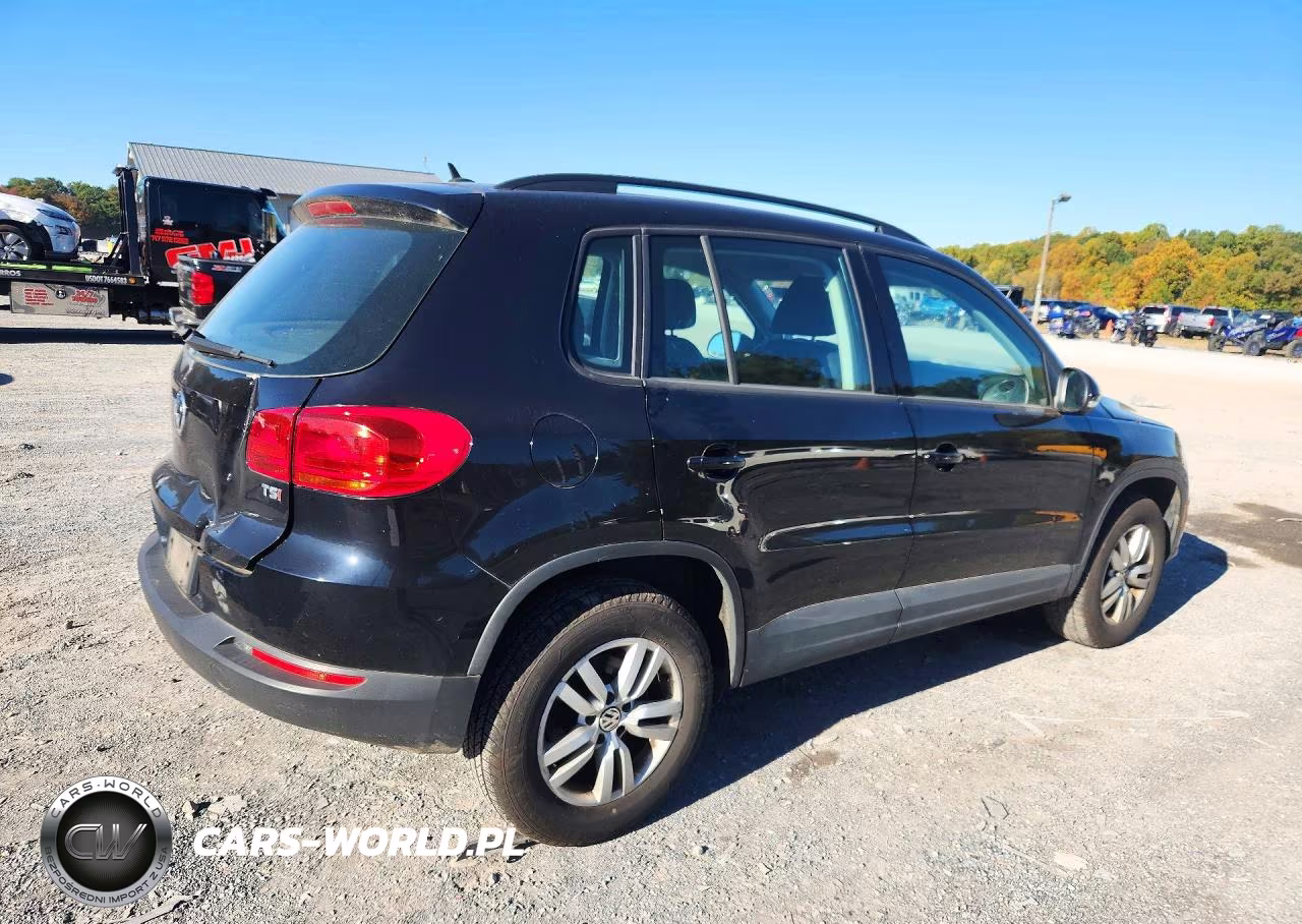 2016 Volkswagen Tiguan S VIN:WVGAV7AX5GW519851 - 3