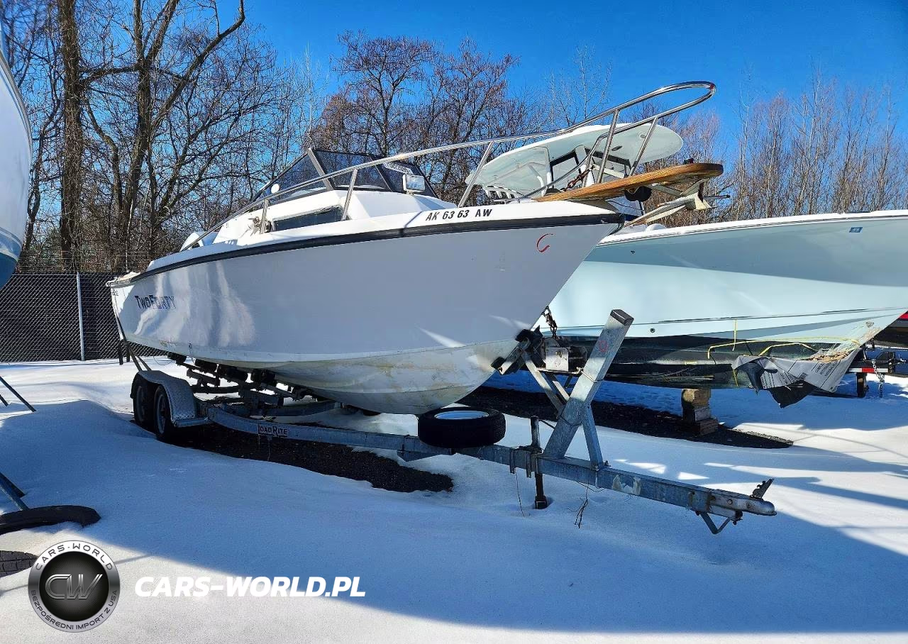 1986 7Wyc Boat - Boat