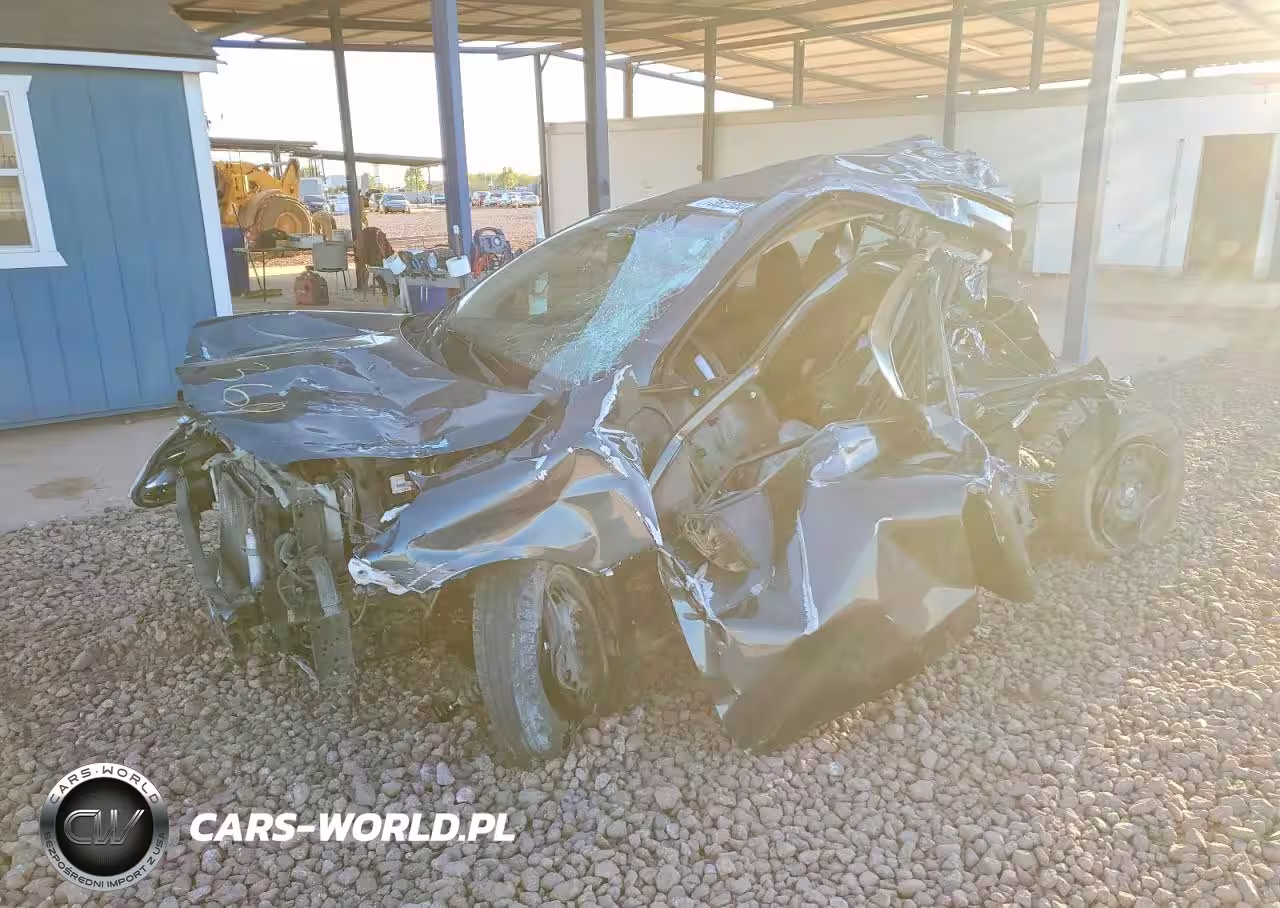 2015 Niss Versa 1.6 S Plus