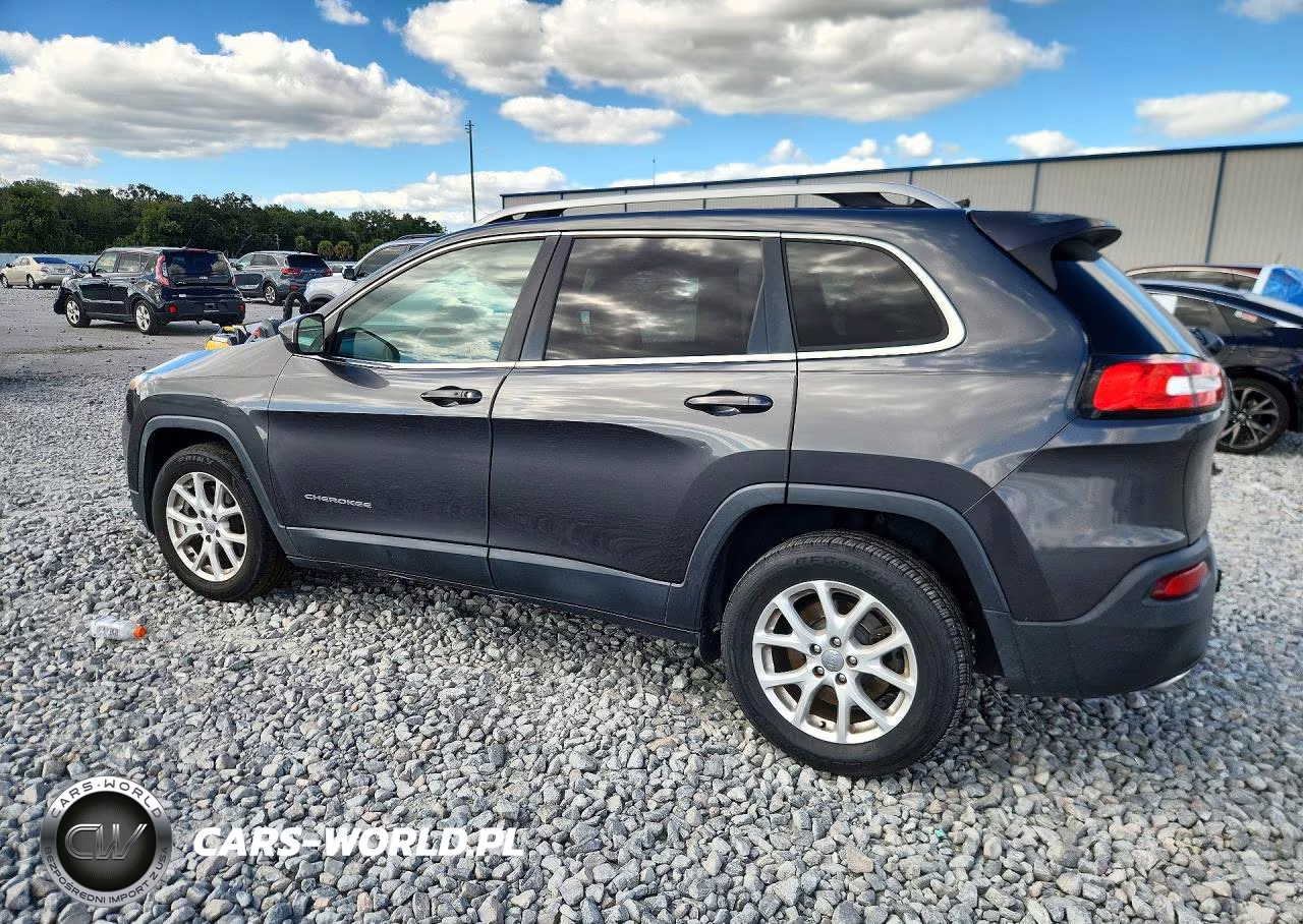 2016 Jeep Cherokee Latitude VIN:1C4PJLCS6GW217439 - 2